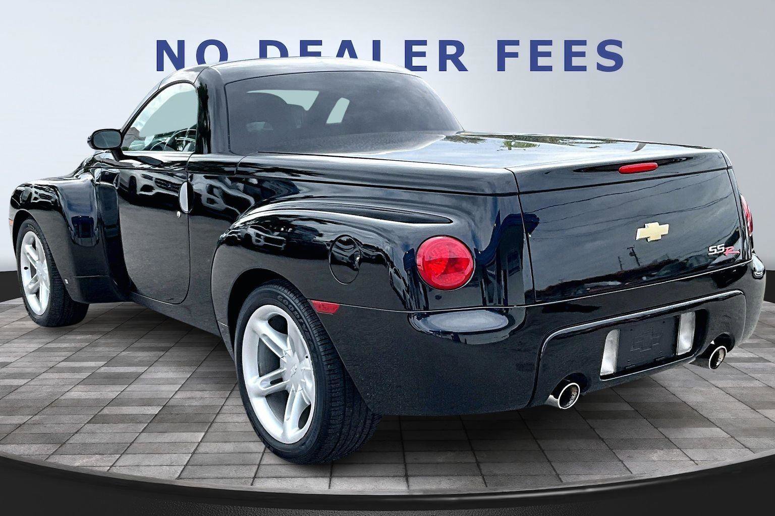 Used 2006 Chevrolet SSR w/ Preferred Equipment Group image 4