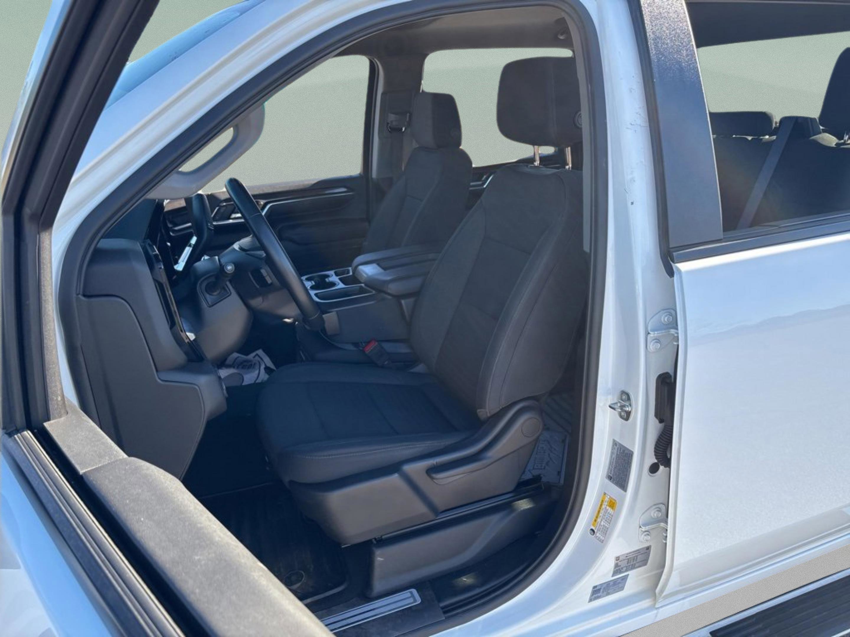 Used 2024 Chevrolet Silverado 2500 LT image 24