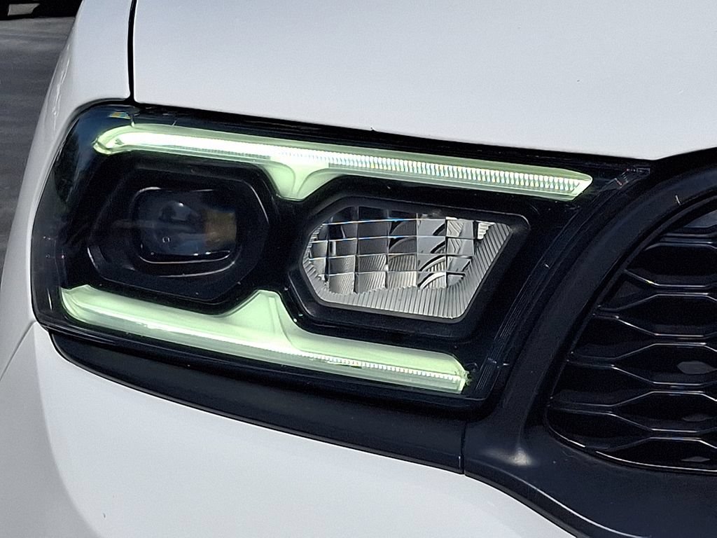 Certified 2022 Dodge Durango R/T w/ Blacktop Package AWD/4WD image 9