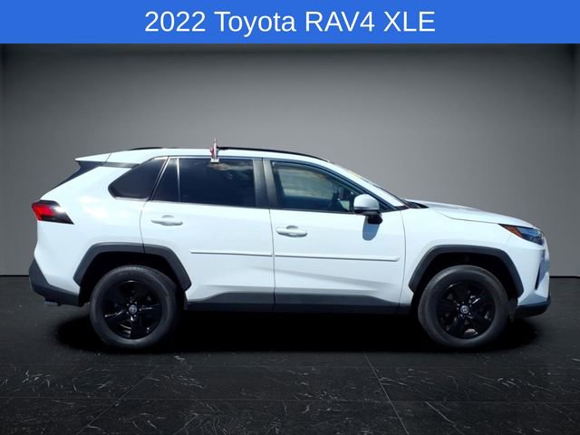 Used 2022 Toyota RAV4 XLE w/ Convenience Package AWD/4WD image 2