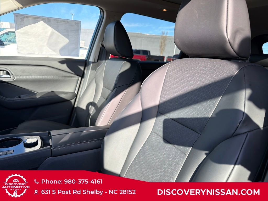 New 2026 Nissan Rogue SV AWD/4WD image 13