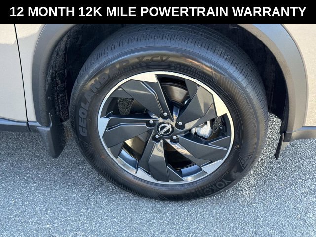 Used 2024 Nissan Rogue SV w/ SV Premium Package AWD/4WD image 7