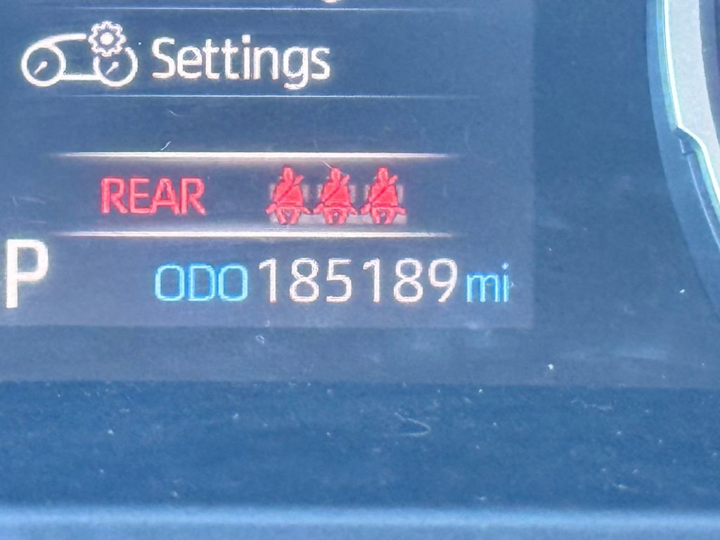 Used 2021 Toyota RAV4 LE image 32