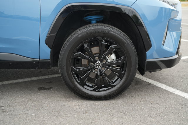 Used 2025 Toyota RAV4 XSE w/ Weather Package AWD/4WD image 50