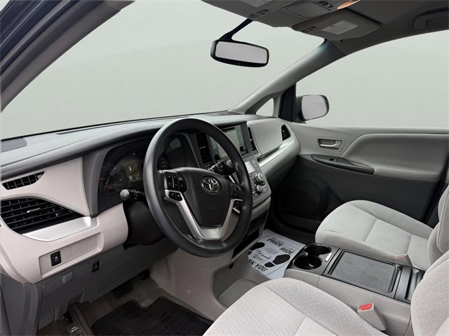 Used 2015 Toyota Sienna LE image 12