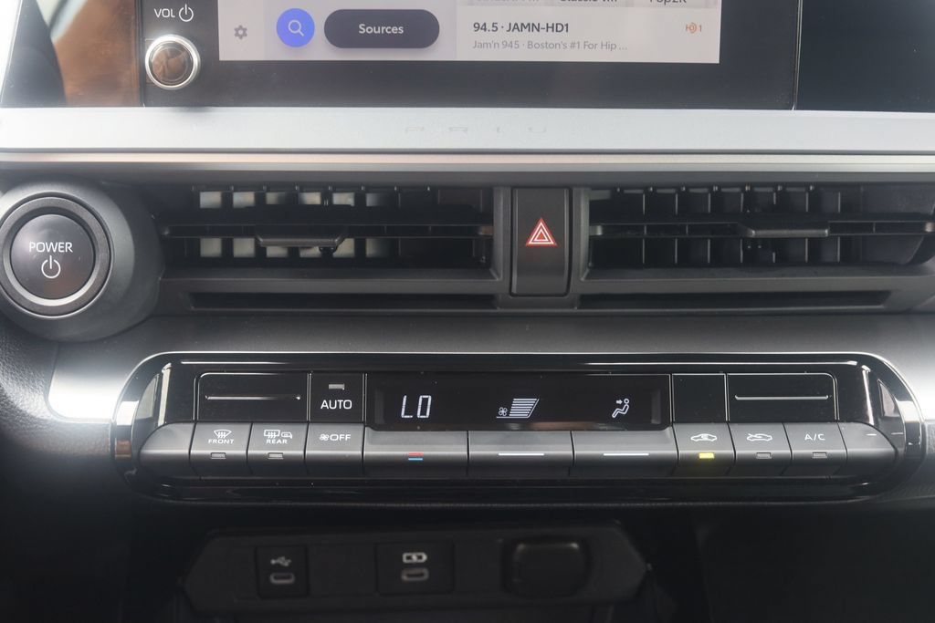 Used 2025 Toyota Prius LE FWD image 7