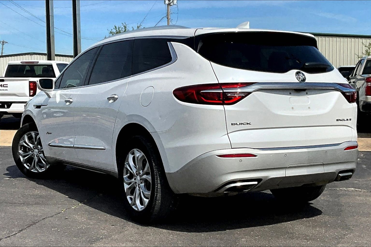 Used 2018 Buick Enclave Avenir w/ Avenir Technology Package image 12