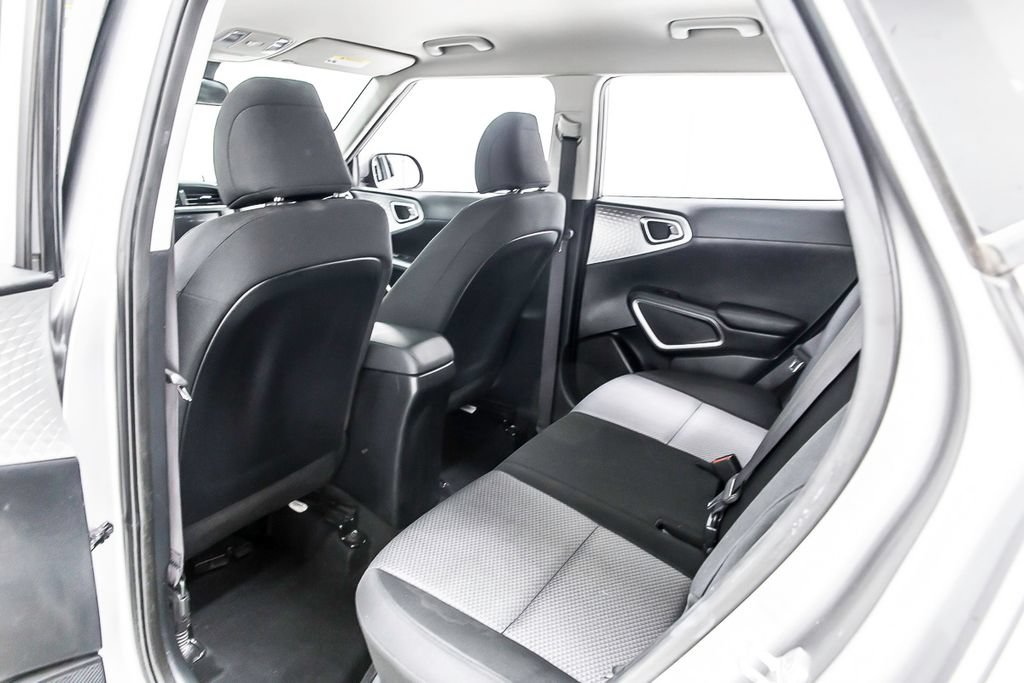 Used 2023 Kia Soul LX FWD image 29