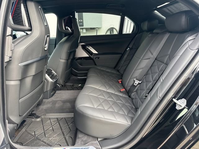 Used 2024 BMW 740i xDrive 740i xDrive image 24