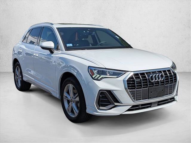 Used 2024 Audi Q3 2.0T Premium w/ Convenience Package AWD/4WD image 3
