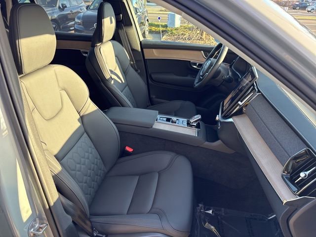 Used 2025 Volvo XC90 B6 Plus AWD/4WD image 16
