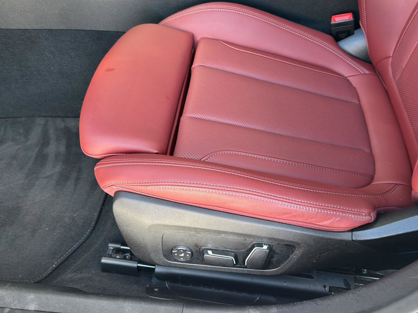 Used 2025 BMW 330i Sedan image 27