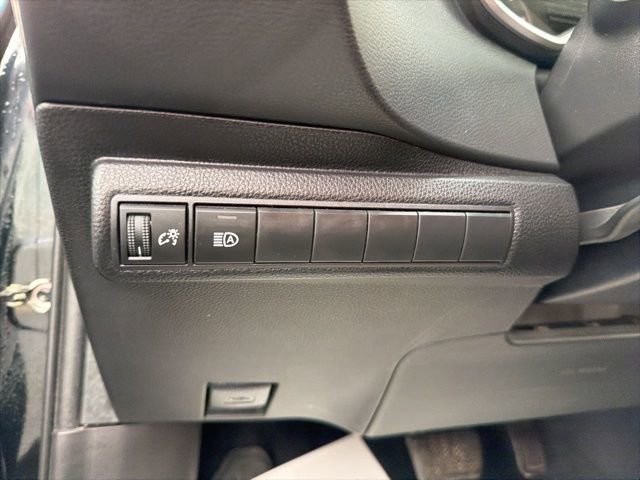 Certified 2023 Toyota Corolla SE image 17
