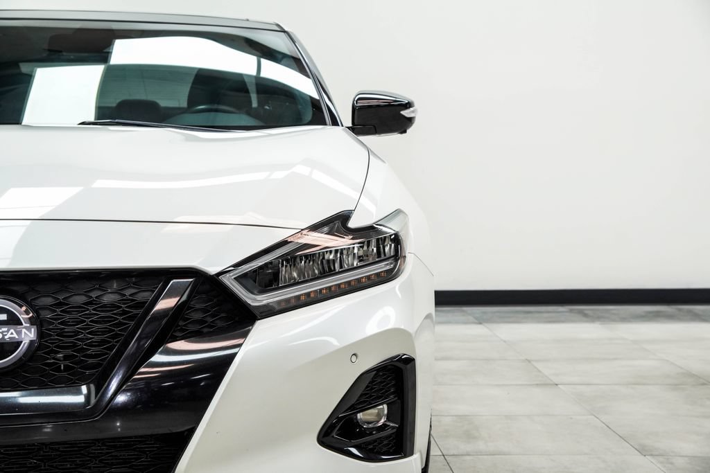 Used 2023 Nissan Maxima SR w/ Sport Mat Group FWD image 4