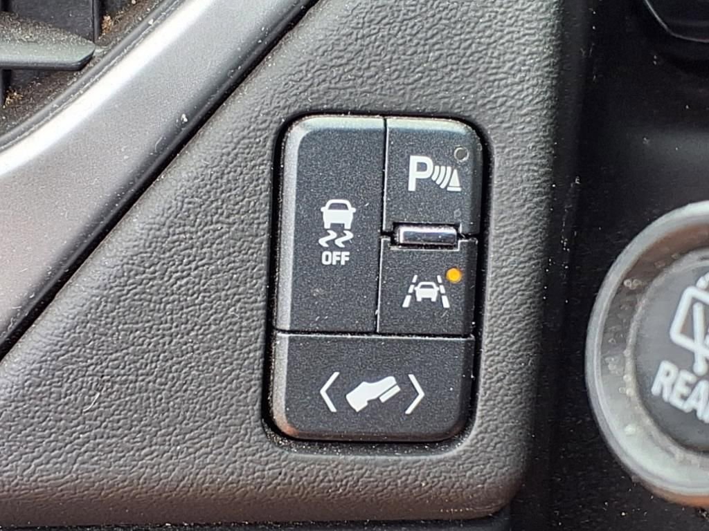 Used 2019 Chevrolet Suburban LT image 17