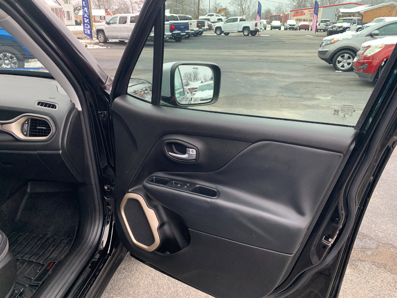 Used 2017 Jeep Renegade Limited image 37