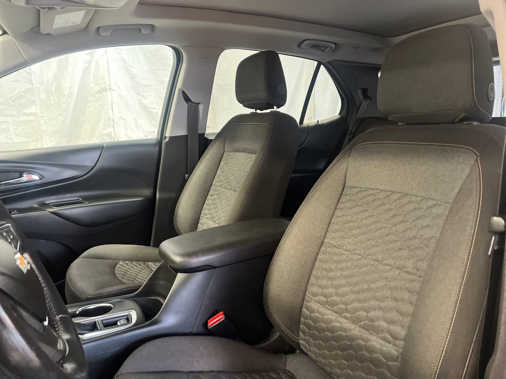 Used 2019 Chevrolet Equinox LT w/ Sun & Navigation Package AWD/4WD image 18