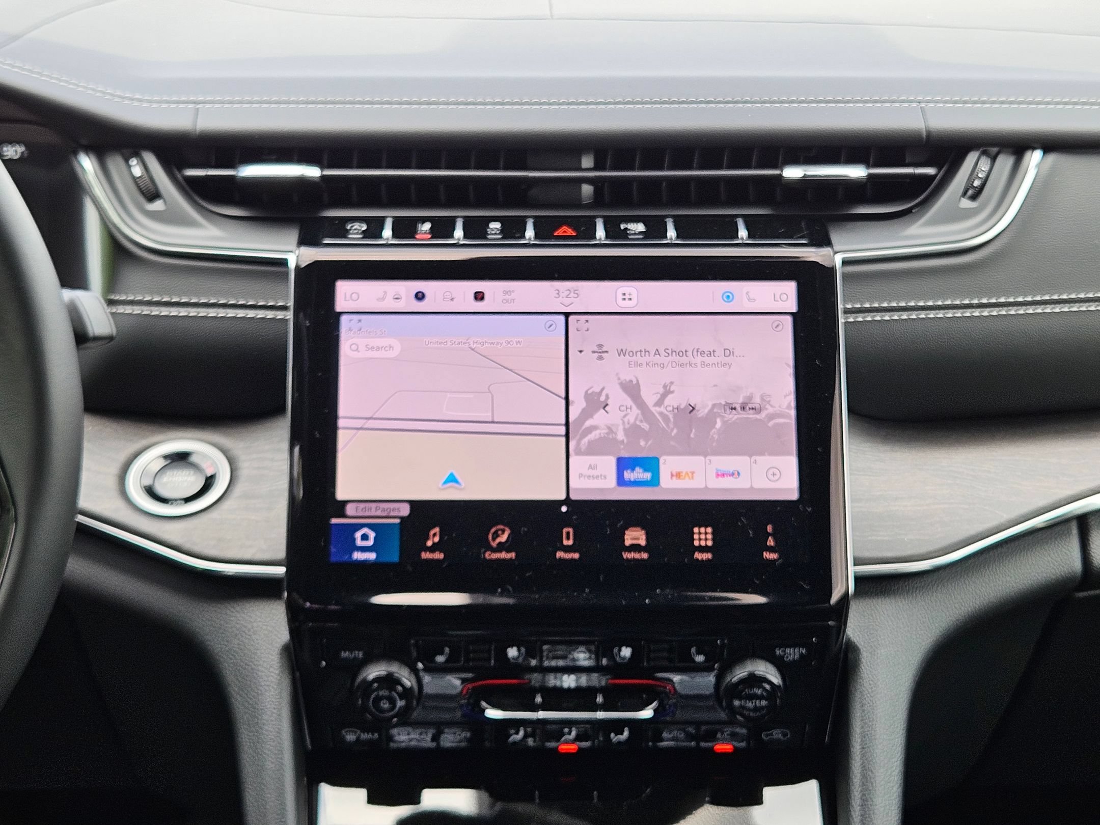 New 2025 Jeep Grand Cherokee L Overland w/ Advanced Protech Group III AWD/4WD image 16