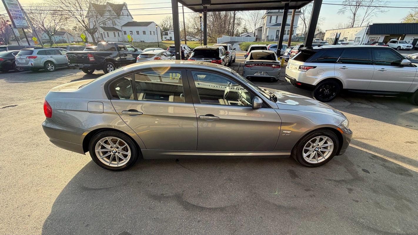 Used 2010 BMW 328i xDrive Sedan w/ Premium Pkg AWD/4WD image 7