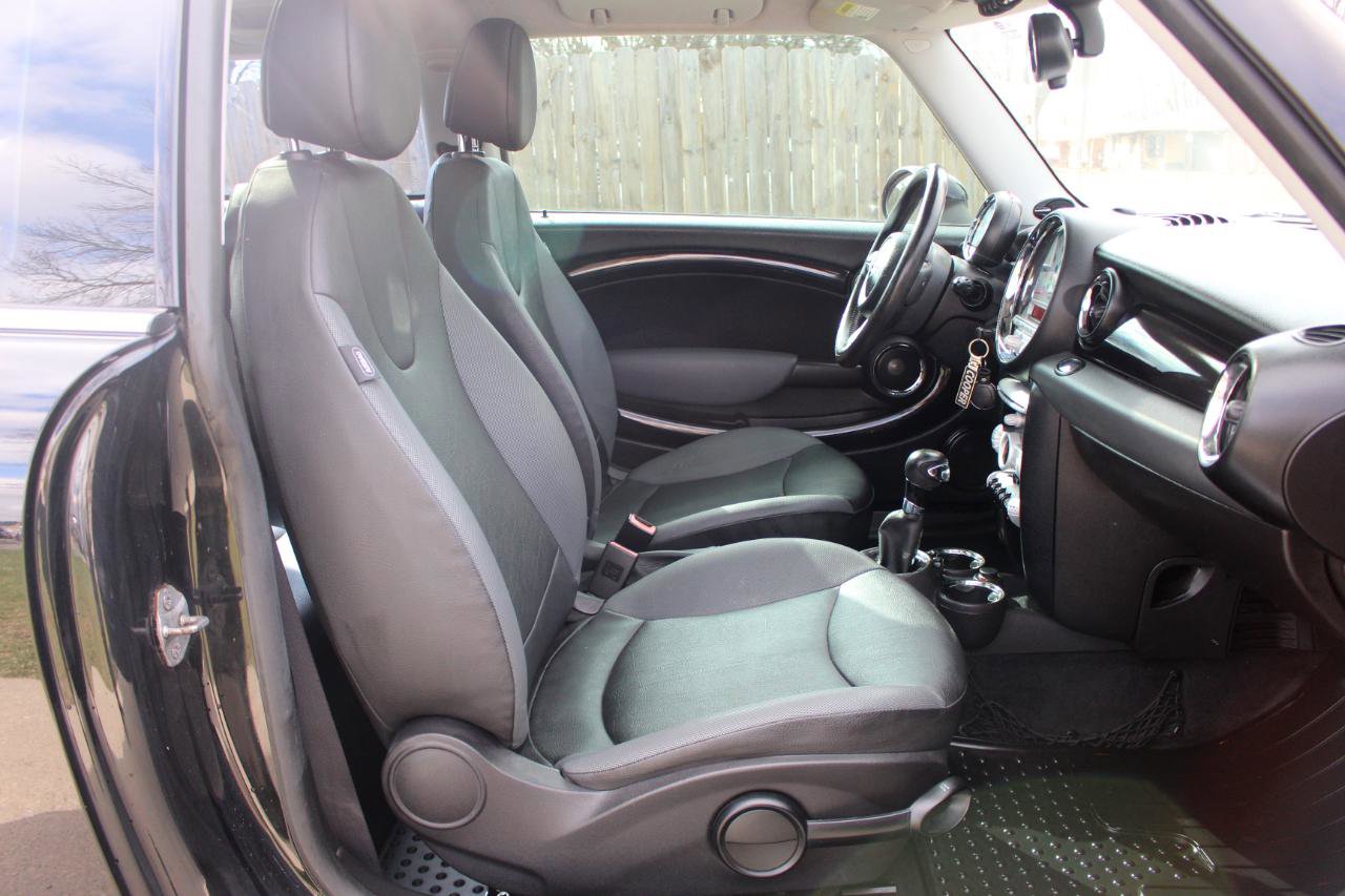 Used 2010 MINI Cooper Hardtop image 29