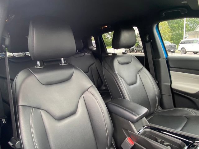Used 2025 Jeep Compass Limited AWD/4WD image 22
