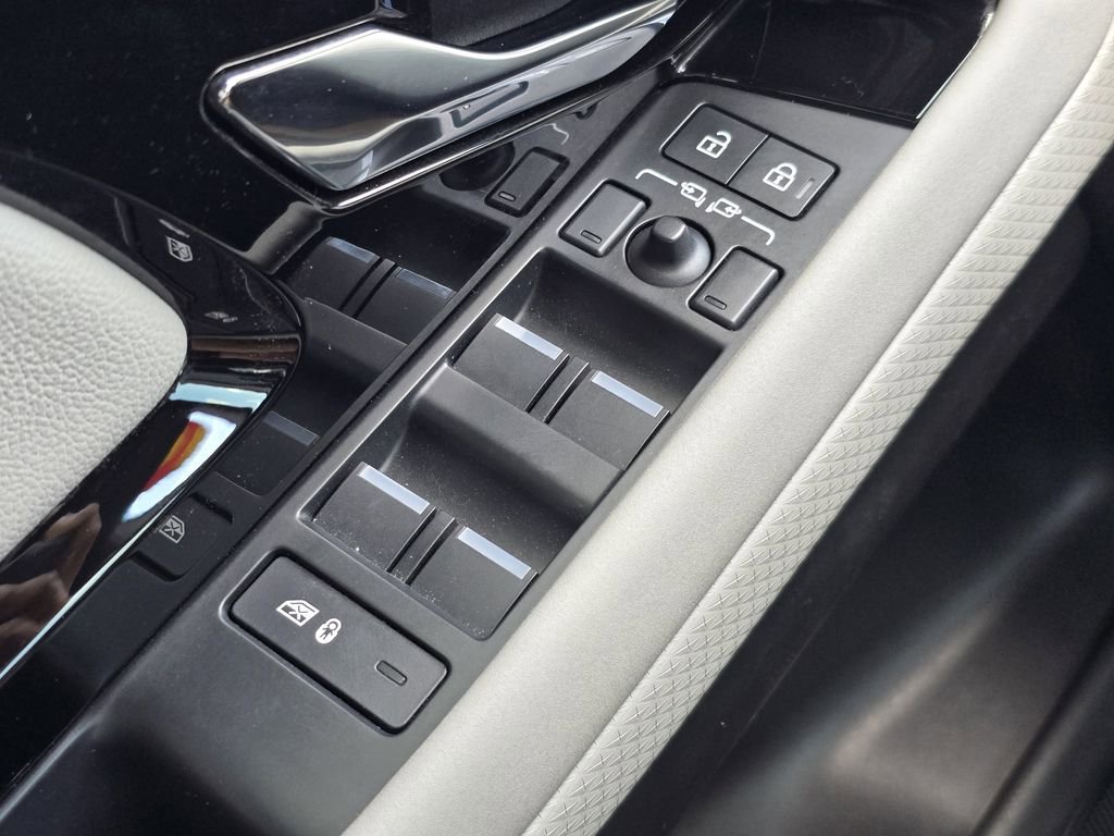 Used 2023 Land Rover Range Rover Evoque S image 28