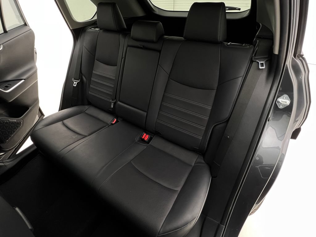 Used 2019 Toyota RAV4 Limited w/ Advanced Technology Package AWD/4WD image 15