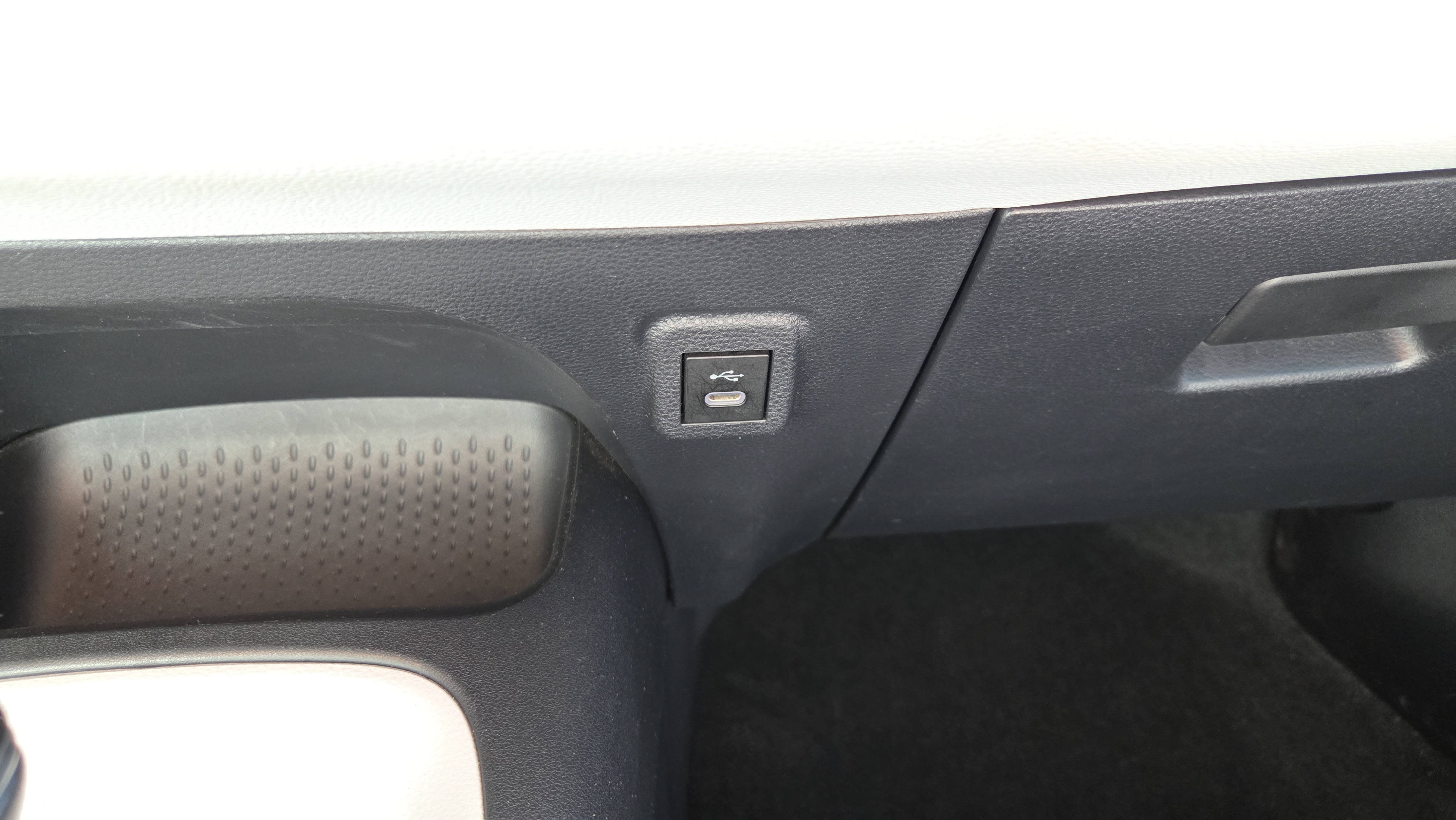 Certified 2024 Toyota Corolla SE FWD image 23
