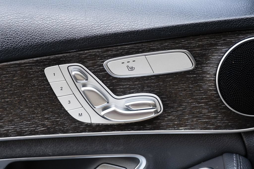 Used 2019 Mercedes-Benz C 300 Sedan image 13