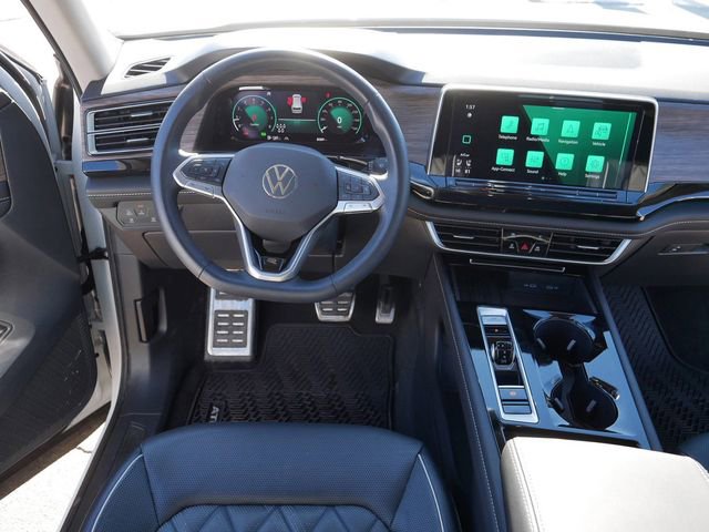 Certified 2025 Volkswagen Atlas SEL Premium R-Line image 21
