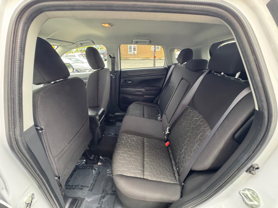 Used 2025 Mitsubishi Outlander Sport AWD image 11