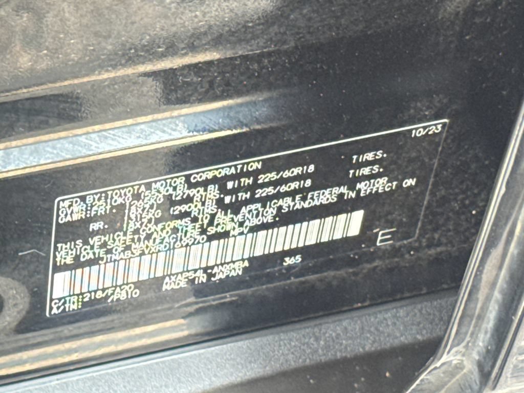 Used 2024 Toyota RAV4 SE w/ Weather & Moonroof Package AWD/4WD image 46