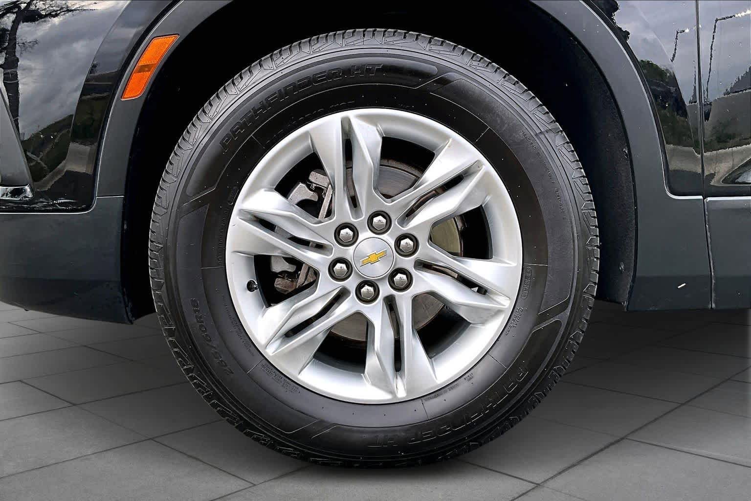 Used 2019 Chevrolet Blazer LT FWD image 11