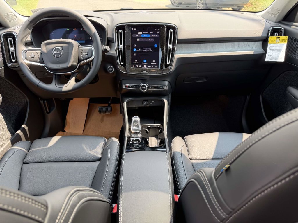 New 2026 Volvo XC40 B5 Plus w/ Protection Package Premier AWD/4WD image 2