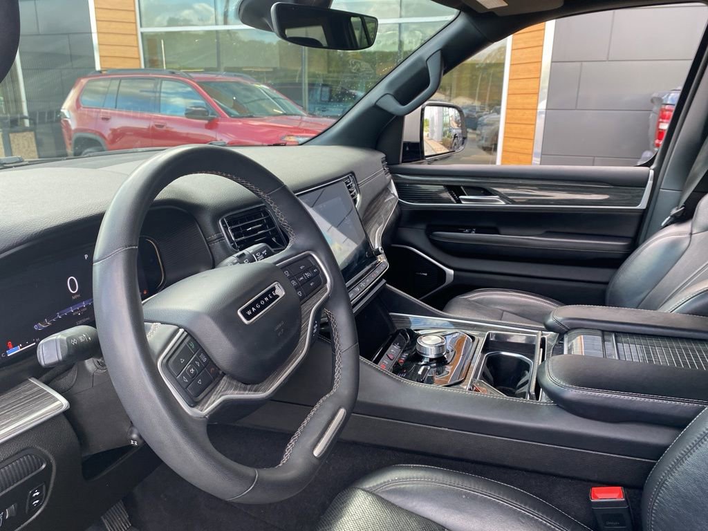Used 2022 Jeep Wagoneer Series II AWD/4WD image 12