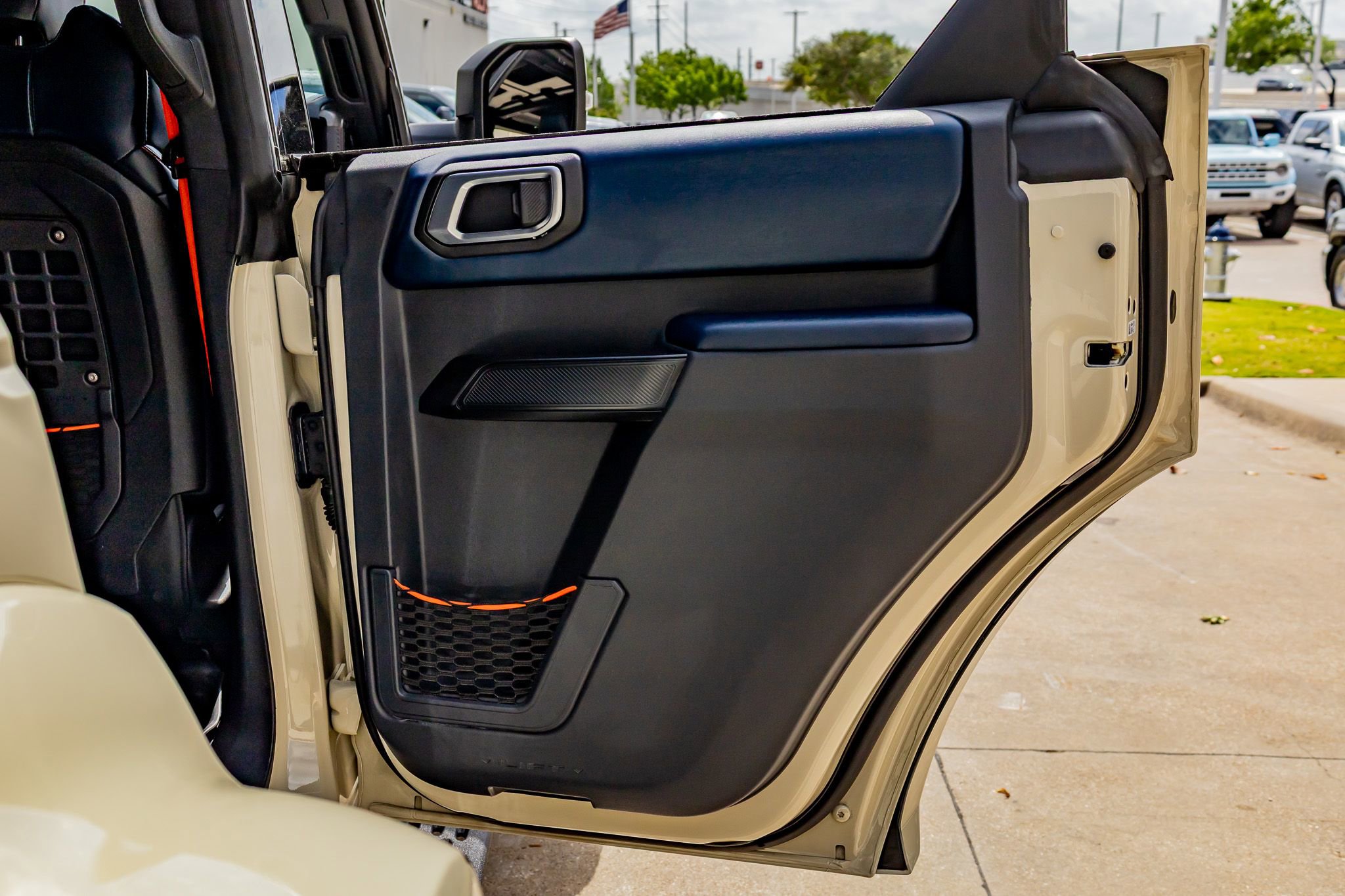 Used 2025 Ford Bronco Raptor AWD/4WD image 39