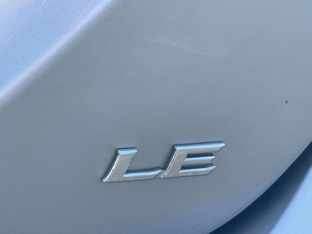 Used 2022 Toyota Camry LE FWD image 9