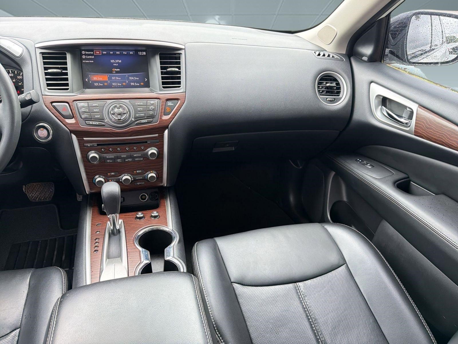 Used 2017 Nissan Pathfinder Platinum FWD image 28