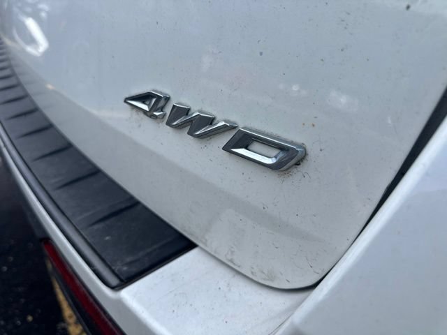 Used 2024 Ford Explorer XLT w/ XLT Sport Appearance Package AWD/4WD image 15