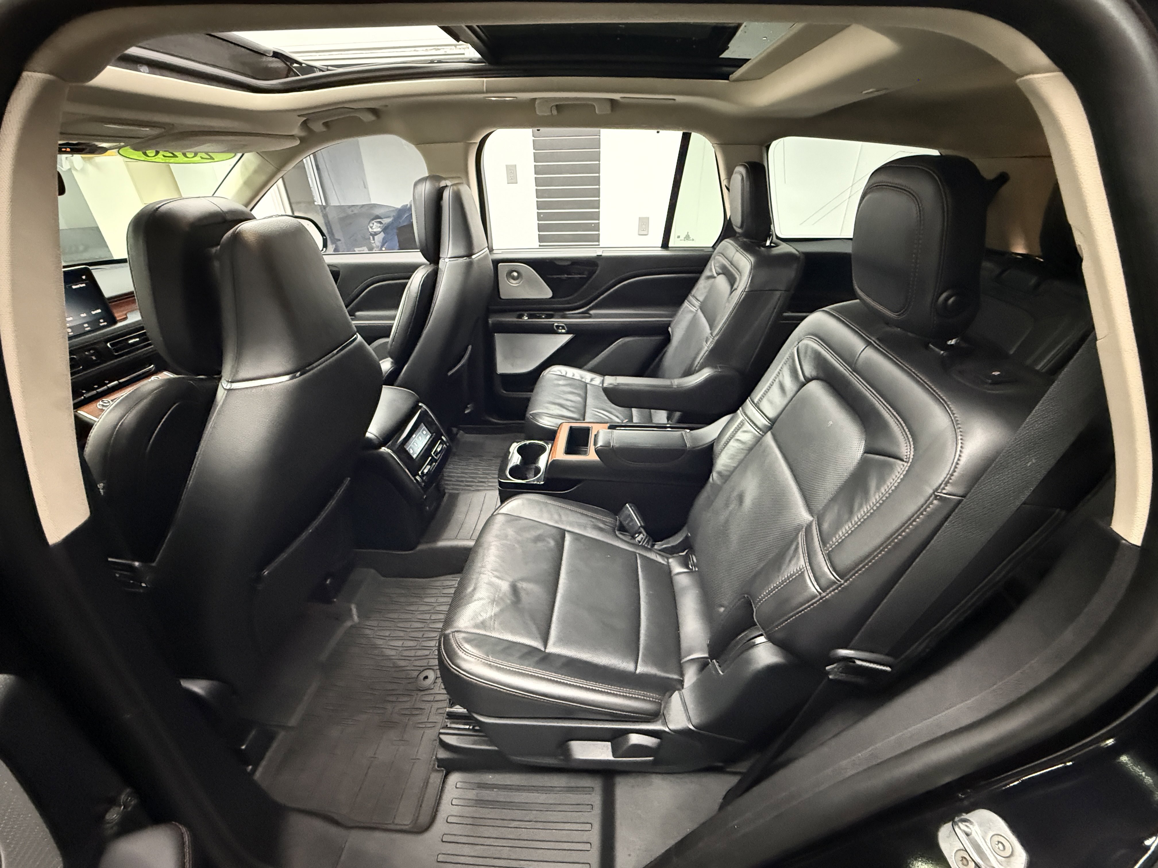 Used 2020 Lincoln Aviator Reserve w/ Equipment Group 201A image 23