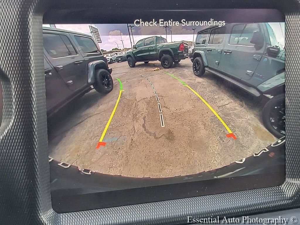 Used 2023 Jeep Wrangler Unlimited w/ Sun & Screen Package AWD/4WD image 17