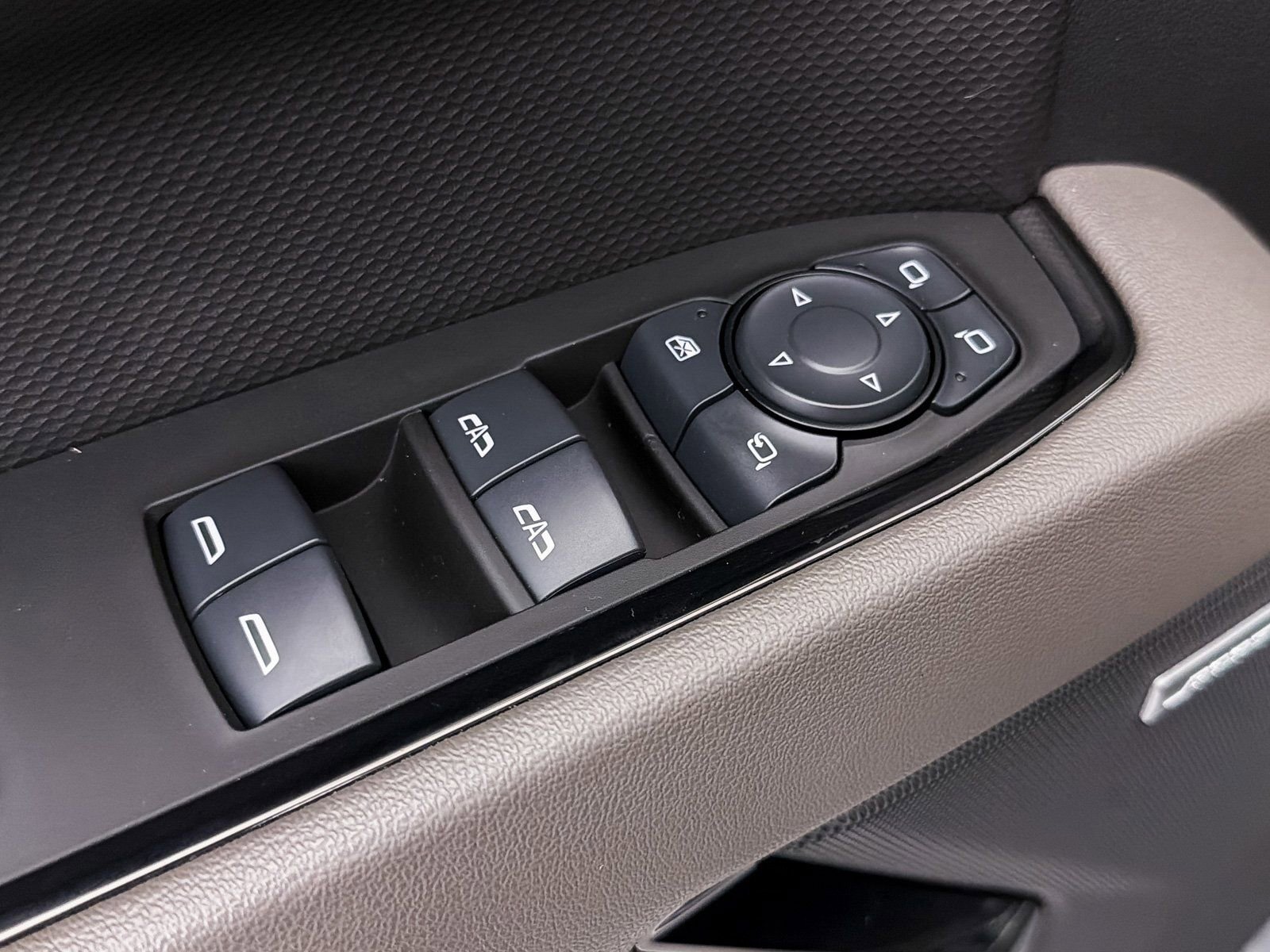 Used 2025 Chevrolet Silverado 1500 ZR2 w/ Technology Package image 19