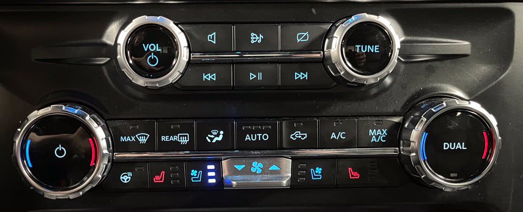 Used 2024 Ford F350 Platinum w/ Tremor Off-Road Package AWD/4WD image 38