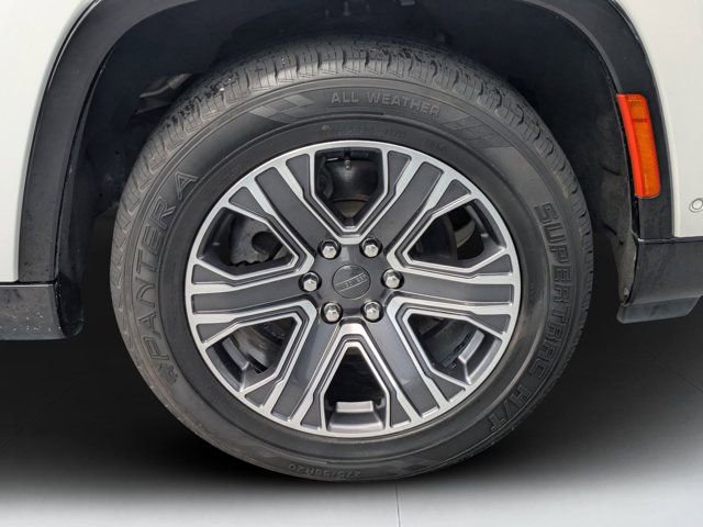 Used 2024 Jeep Wagoneer Series II w/ Flexible Seating Group image 9