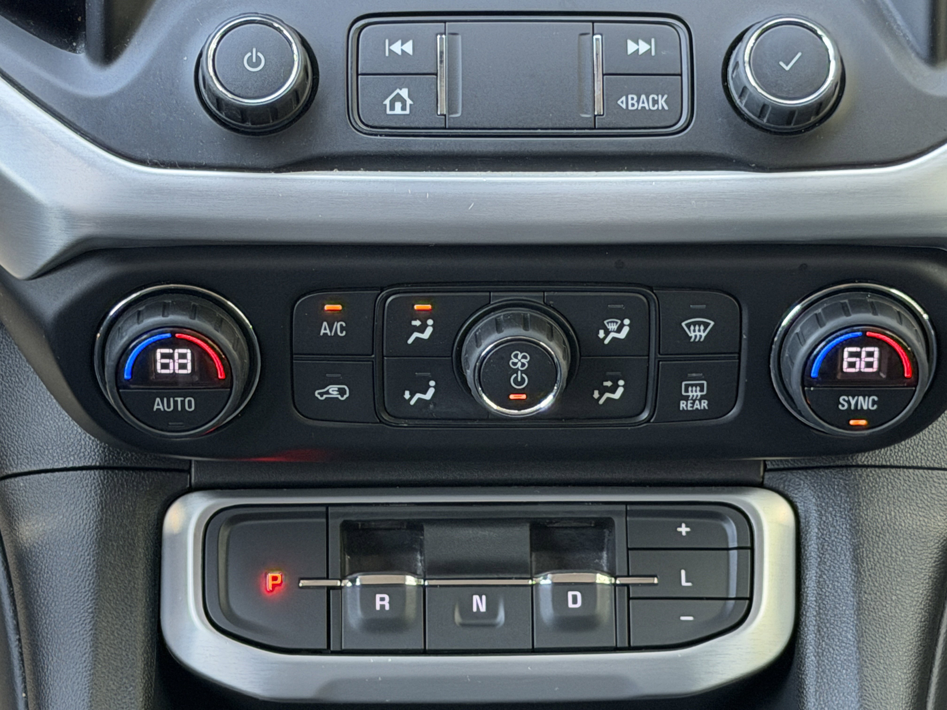 Used 2021 GMC Acadia SLE image 22