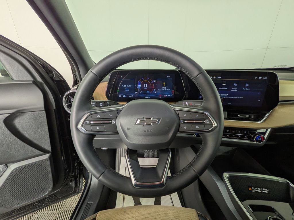 Used 2026 Chevrolet Equinox ACTIV w/ Convenience Package III image 21