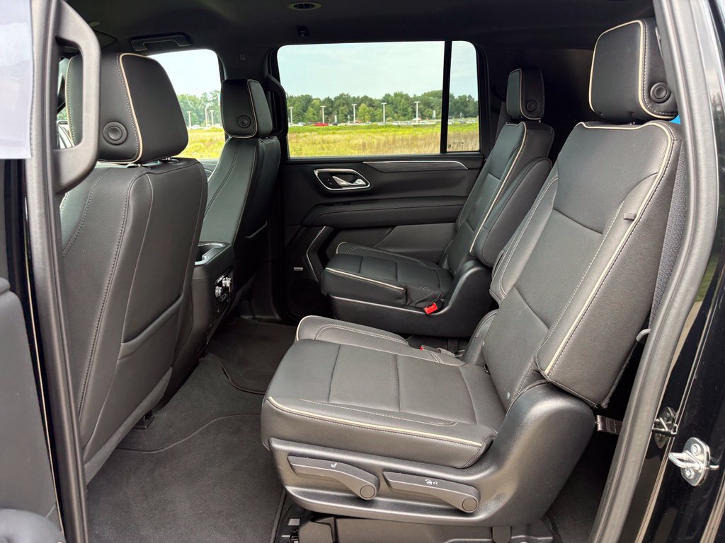 Used 2023 GMC Yukon XL SLT w/ SLT Luxury Package AWD/4WD image 52