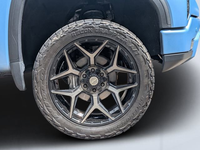 Used 2023 GMC Sierra 1500 AT4 w/ Technology Package AWD/4WD image 11