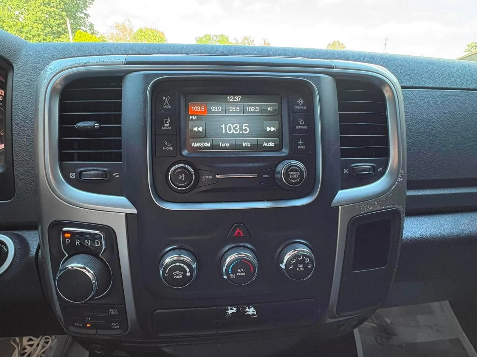 Used 2018 RAM 1500 Classic SLT AWD/4WD image 16
