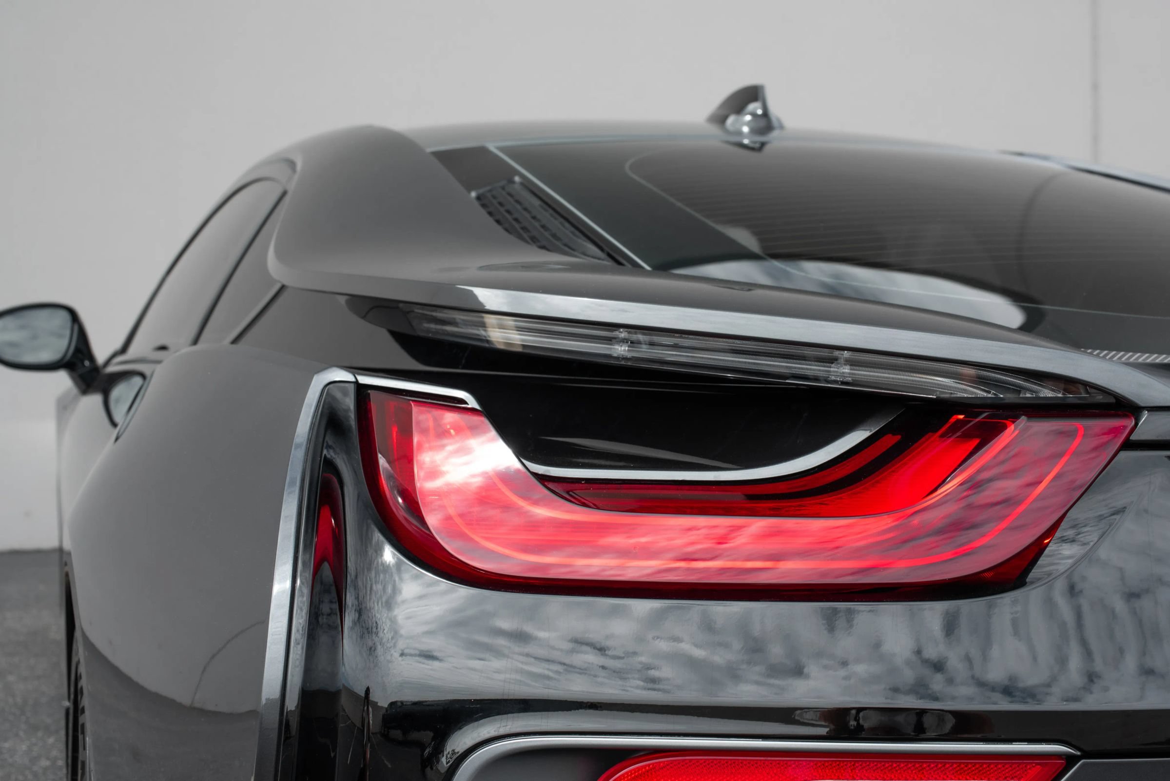 Used 2015 BMW i8 AWD/4WD image 30
